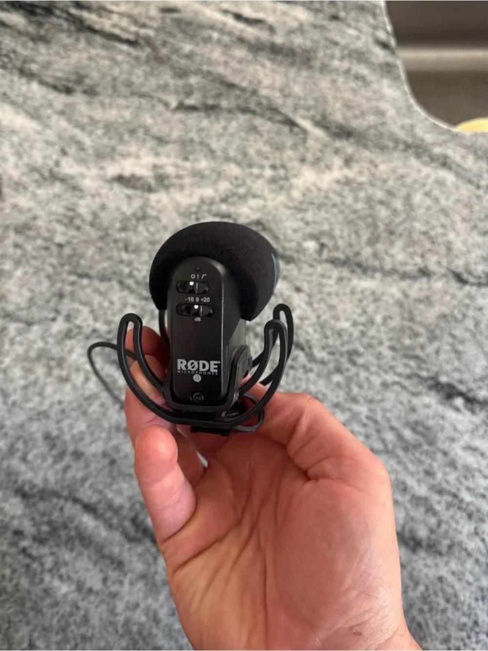 RØDE On-Camera Shotgun Microphone - Black